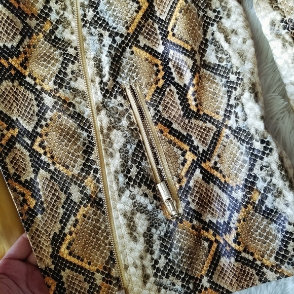 T TAHARI Snake Print Faux Leather Moto Jacket S - Picture 14 of 16